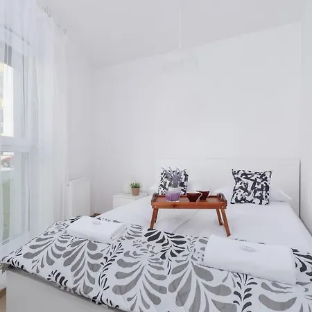 Family With Parking & Terrace By Renters Krakow