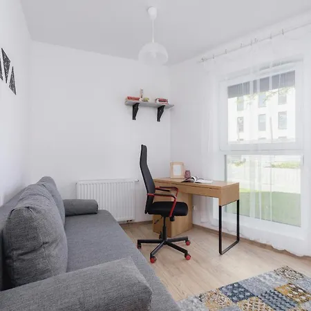 Family With Parking & Terrace By Renters Krakow