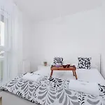 Family With Parking & Terrace By Renters Kraków