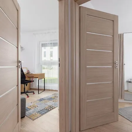 Family With Parking & Terrace By Renters Apartment *