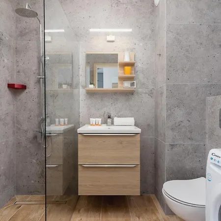 Family With Parking & Terrace By Renters Apartment