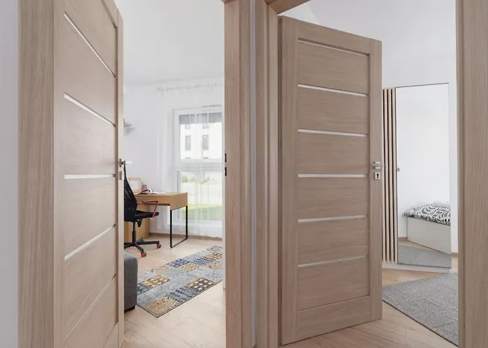 Family With Parking & Terrace By Renters Apartmán *